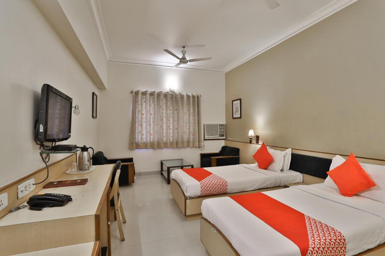 Capital O 1338 Hotel Harmony Rajkot Exterior foto